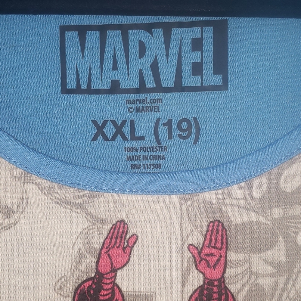 ⭐Junior Marvel tee - Picture 2 of 3